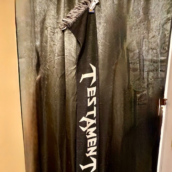 OFFICIAL BAND TESTAMENT SCARF - Picture 4 of 4